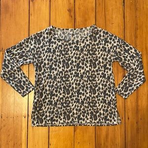 Victoria’s Secret leopard print lounge top size small